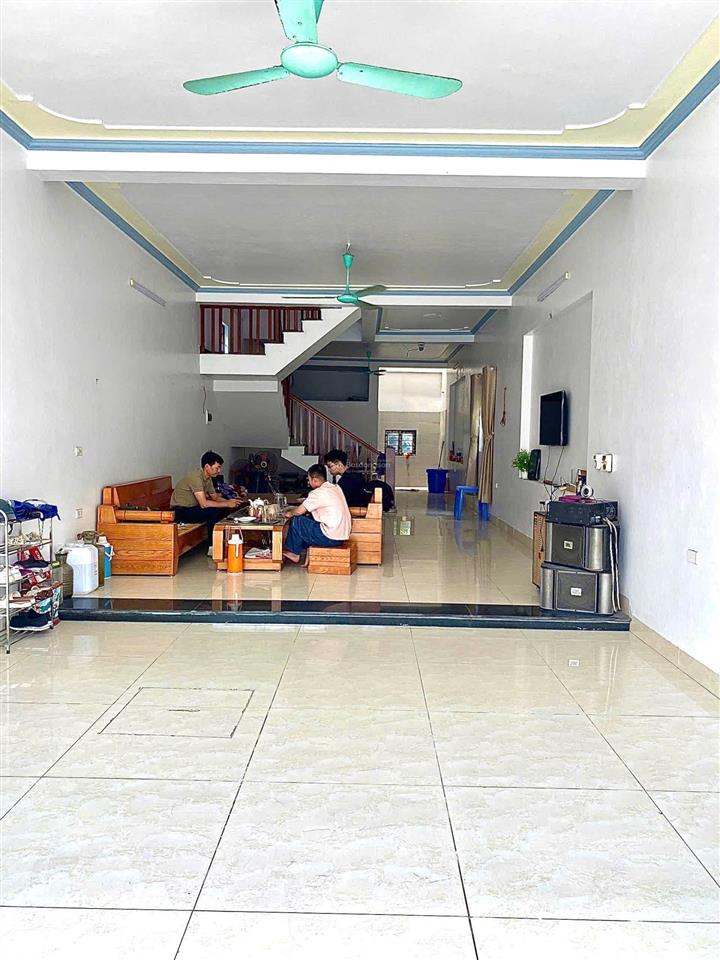 Nhà 3 tầng trục chính kinh doanh đường 3 ô tô tránh dt 100m2 giá 7,55 tỷ