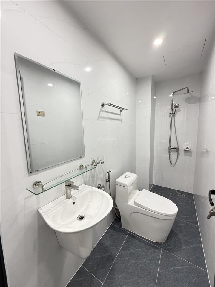 Nhà 3 tầng trục chính kinh doanh đường 3 ô tô tránh dt 100m2 giá 7,55 tỷ