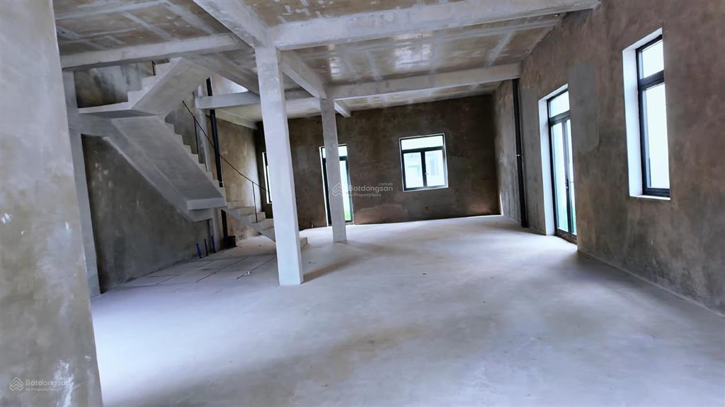 Bán nhanh biệt thự song lập 200m2,công viên công xanh,chỉ vài bước chân đến sông.giá chỉ 11.9 tỷ