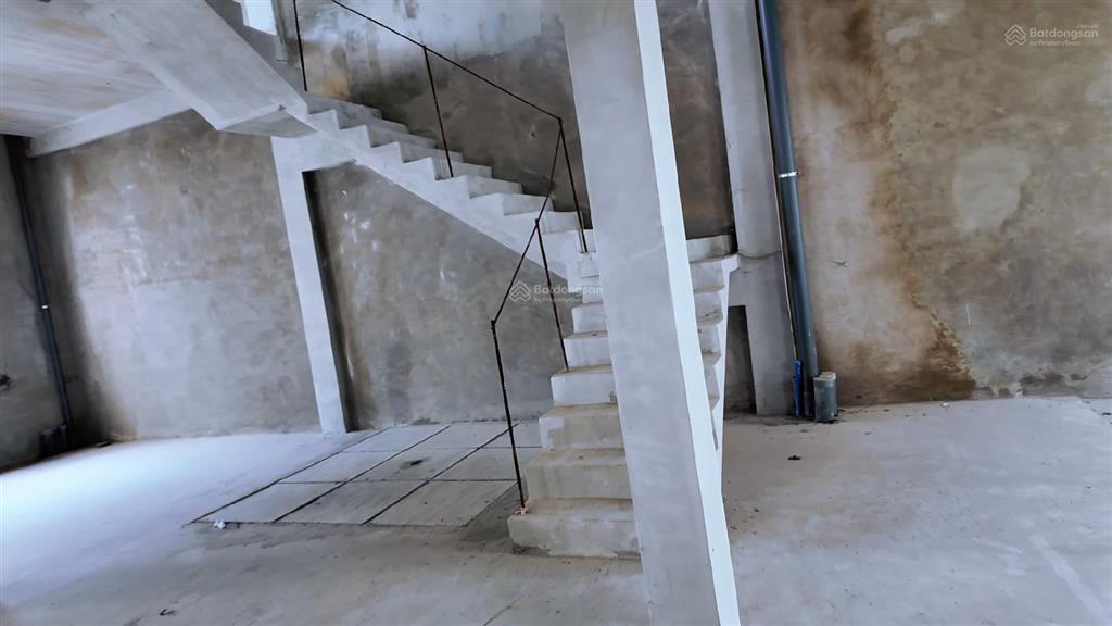 Bán nhanh biệt thự song lập 200m2,công viên công xanh,chỉ vài bước chân đến sông.giá chỉ 11.9 tỷ