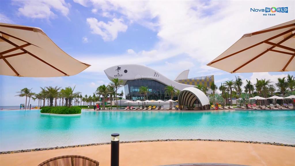 Cắt lỗ 1.5 tỷ/căn biệt thự đơn lập biển 240m2,đã nhận nhà,vài bước chân đến biển .giá chỉ 10 tỷ