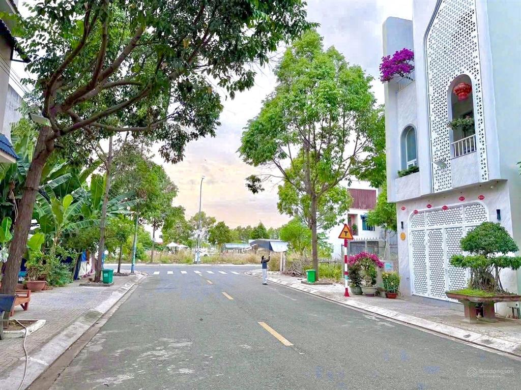 Cần bán gấp lô đất 93m² đường thanh niên, giá 2 tỷ 6 ngay khu đô thị đại học quốc tế vin