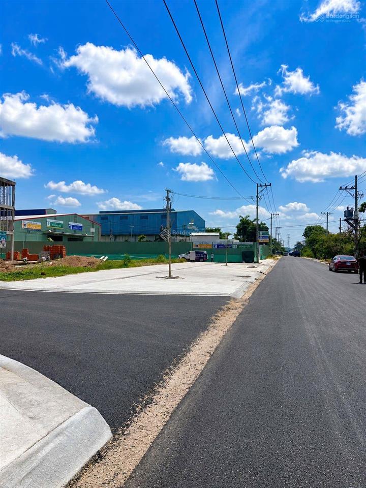 Bán gấp đất kdc bình chánh 85m² ngay đường hoàng phan thái giá 2 tỷ 8, sổ sẵn