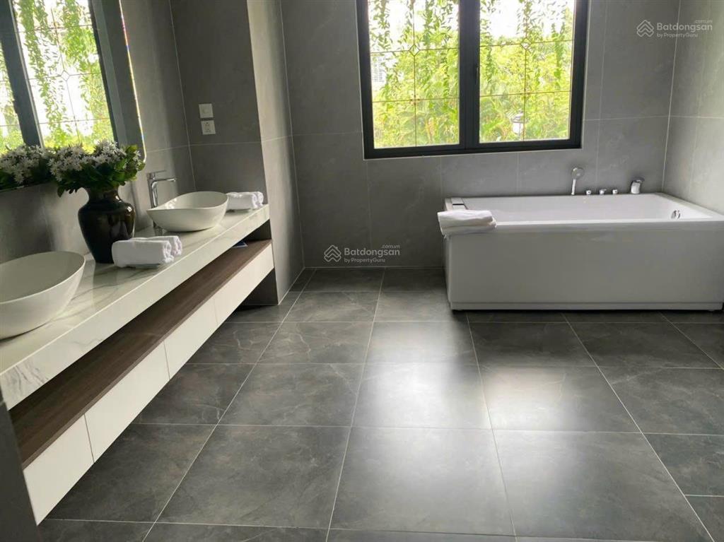 Chính chủ cho thuê nhà phố mặt tiền trần trọng cung quận 7  dt 5x25m 3 lầu