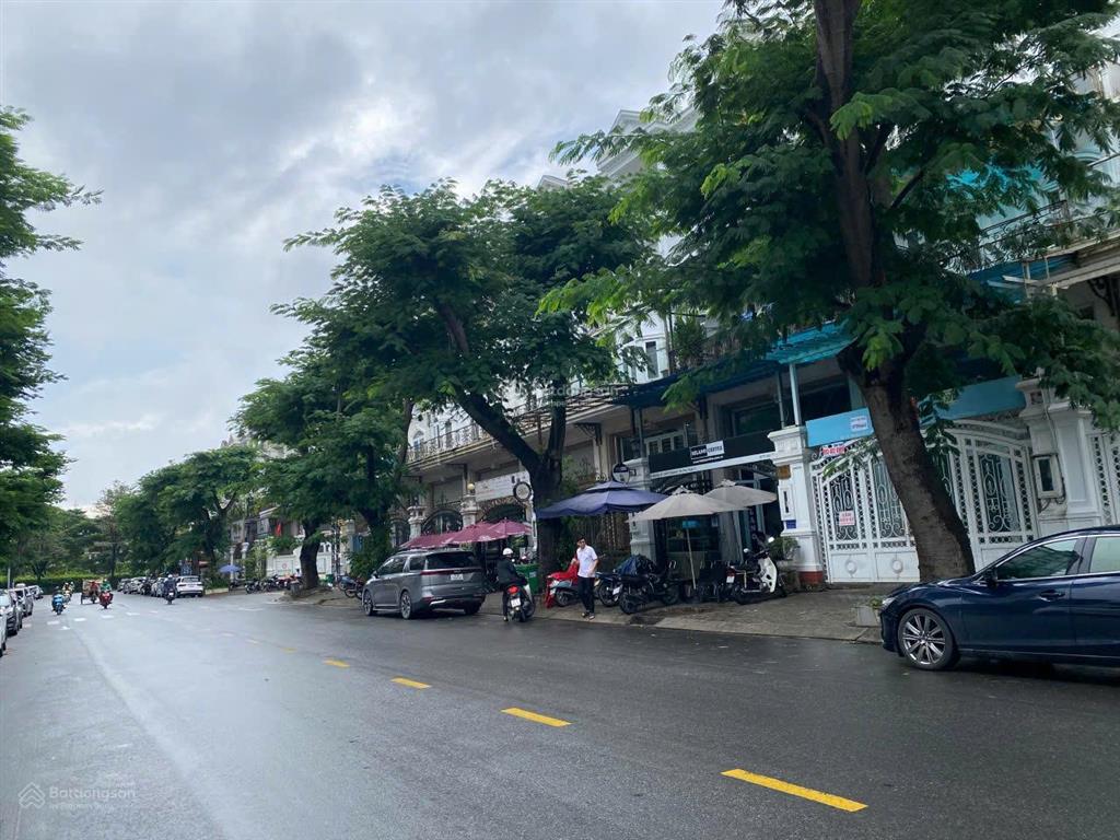 Bán nhà phố mt đường số 1 kdc city land q.7, 120m2, giá 31.5 tỷ,  0901 424 *** a.sơn