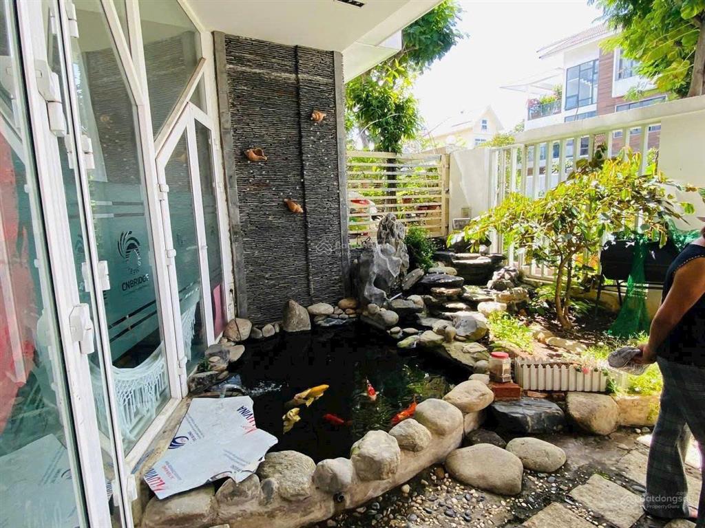 Bán nhanh biệt thự sadeco ven sông quận 7, 7x18m, sổ hồng riêng, giá 23 tỷ,  0901 424 *** sơn