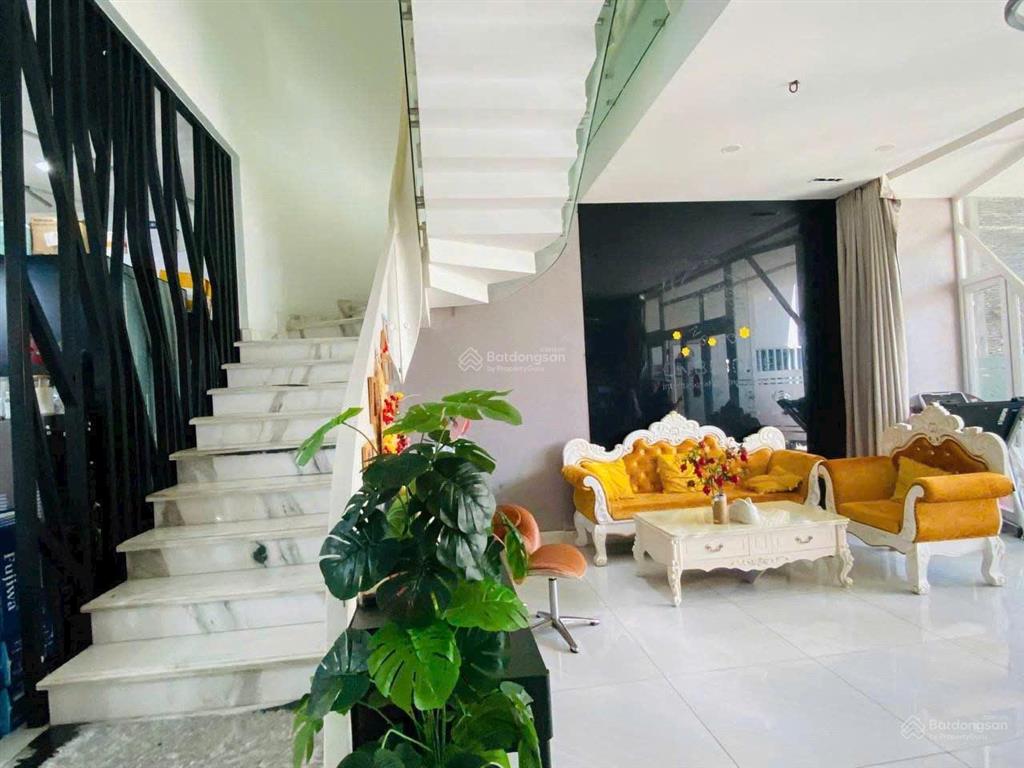Bán nhanh biệt thự sadeco ven sông quận 7, 7x18m, sổ hồng riêng, giá 23 tỷ,  0901 424 *** sơn