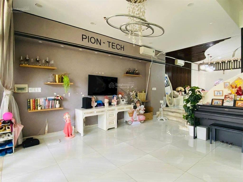 Bán nhanh biệt thự sadeco ven sông quận 7, 7x18m, sổ hồng riêng, giá 23 tỷ,  0901 424 *** sơn