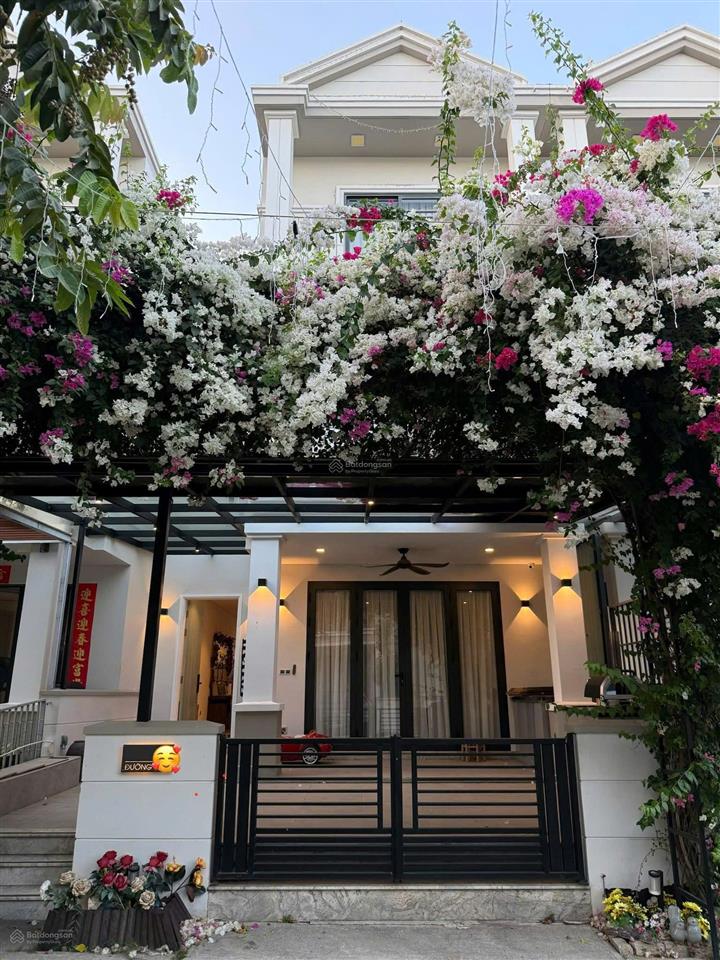 Bán biệt thự nine south nhà bè, trệt + 2 lầu  4pn 4wc, 260m2, giá 21 tỷ,  0901 424 *** mr. sơn