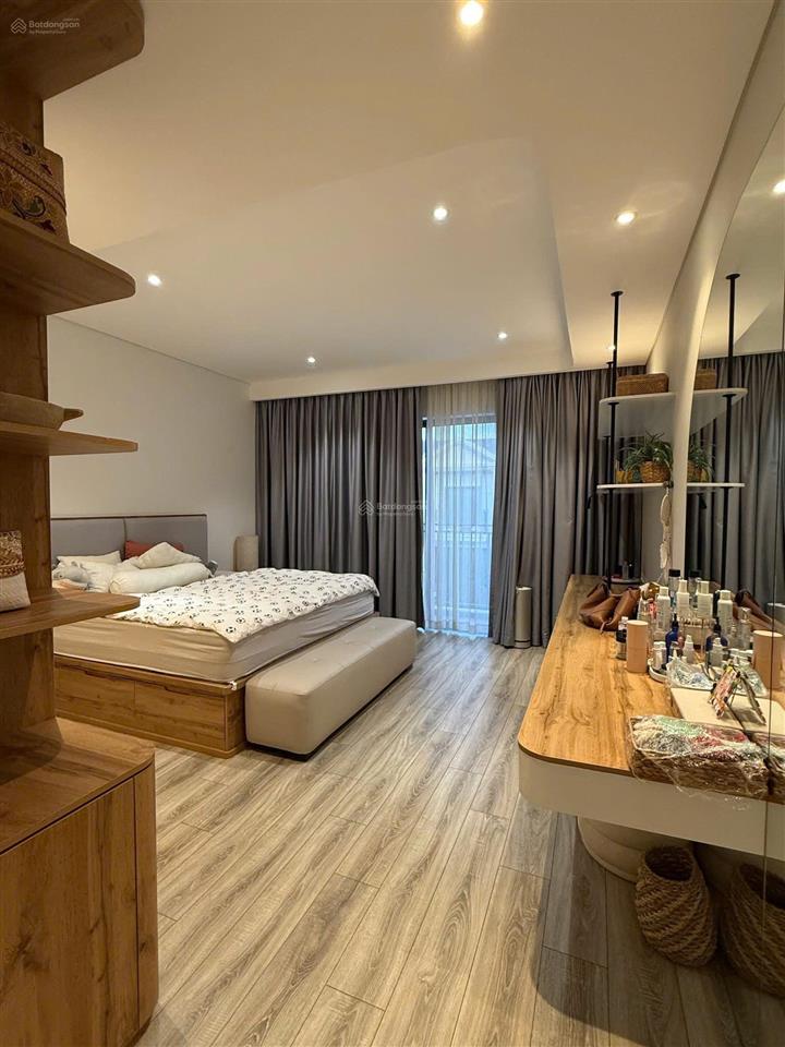 Bán biệt thự nine south nhà bè, trệt + 2 lầu  4pn 4wc, 260m2, giá 21 tỷ,  0901 424 *** mr. sơn