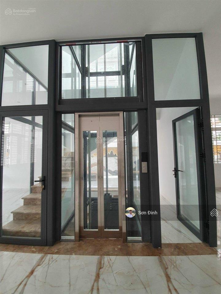 Cho thuê biệt thự kdc him lam diện tích 10x20m 200m2, hầm 4 lầu giá cho thuê 70tr/th,  0901 424 ***