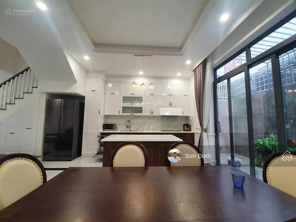 Chính chủ gửi bán gấp căn nhà phố 4 tầng  đầy đủ nội thất. kdc jamona city giá 13,5 tỷ  dt 5x17m