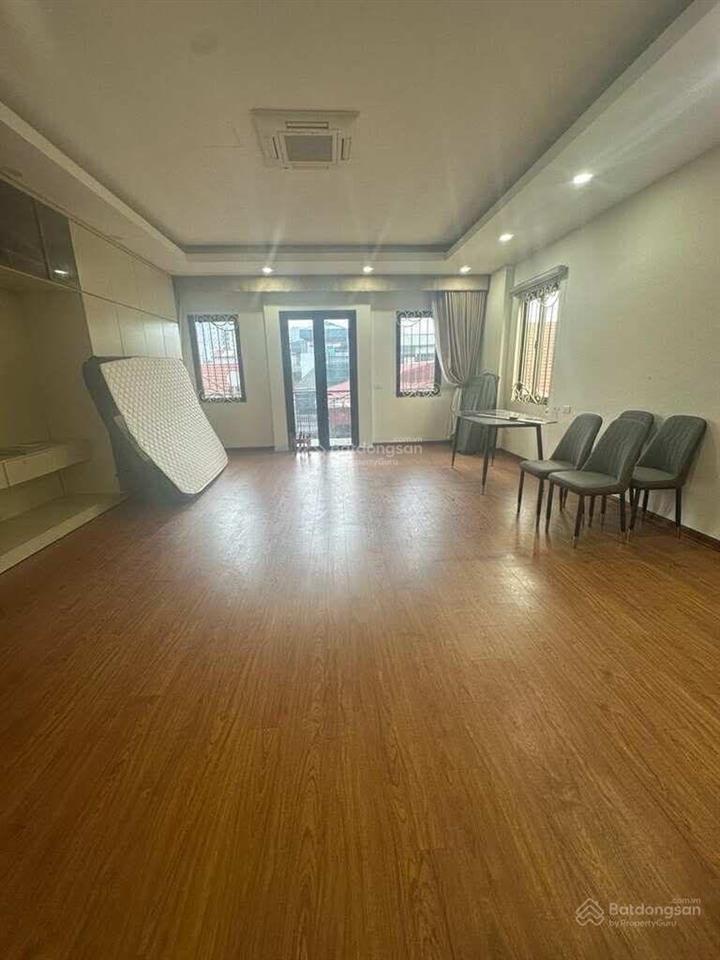 Bán nhà riêng đẹp tại lý nam đế, 20,5 tỷ, 57m2, vài bước chân ra mặt phố