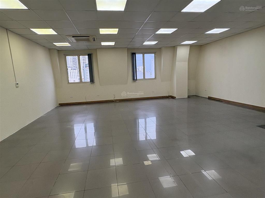 Cho thuê văn phòng giá rẻ 9 triệu, 58m2 phố ngọc khánh, có chỗ để xe ô tô gần đài truyền hình vn