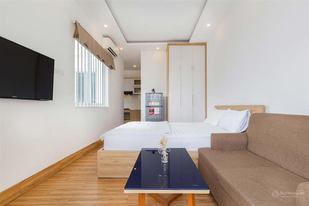 Khai trương studio tách bếp ban công 40m2. máy giặt riêng, thang máy hầm xe. ngay chân cầu qua q1