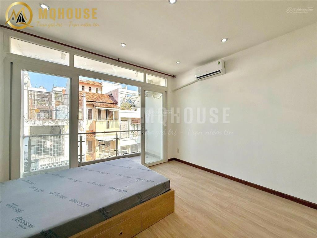 Cho thuê studio ban công 35m2 mới tinh ngay lê văn sỹ. trống sẵn có thể ở được liền, chỉ 7tr