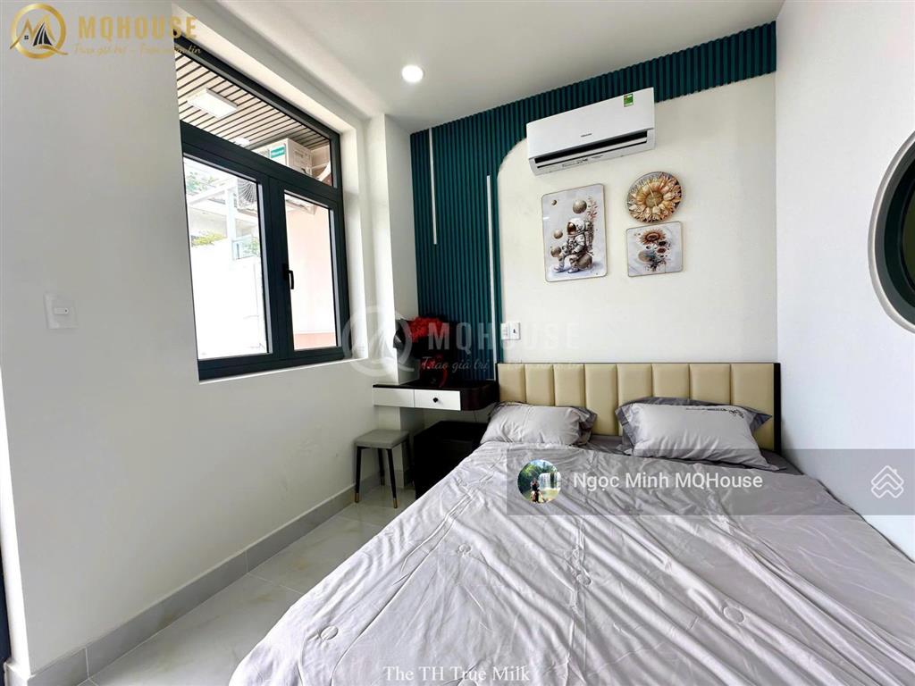 Khai trương nhà mới xây 100%, căn hộ 1pn tách bếp. nội thất đầy đủ, mg riêng. có bãi oto ngay nhà