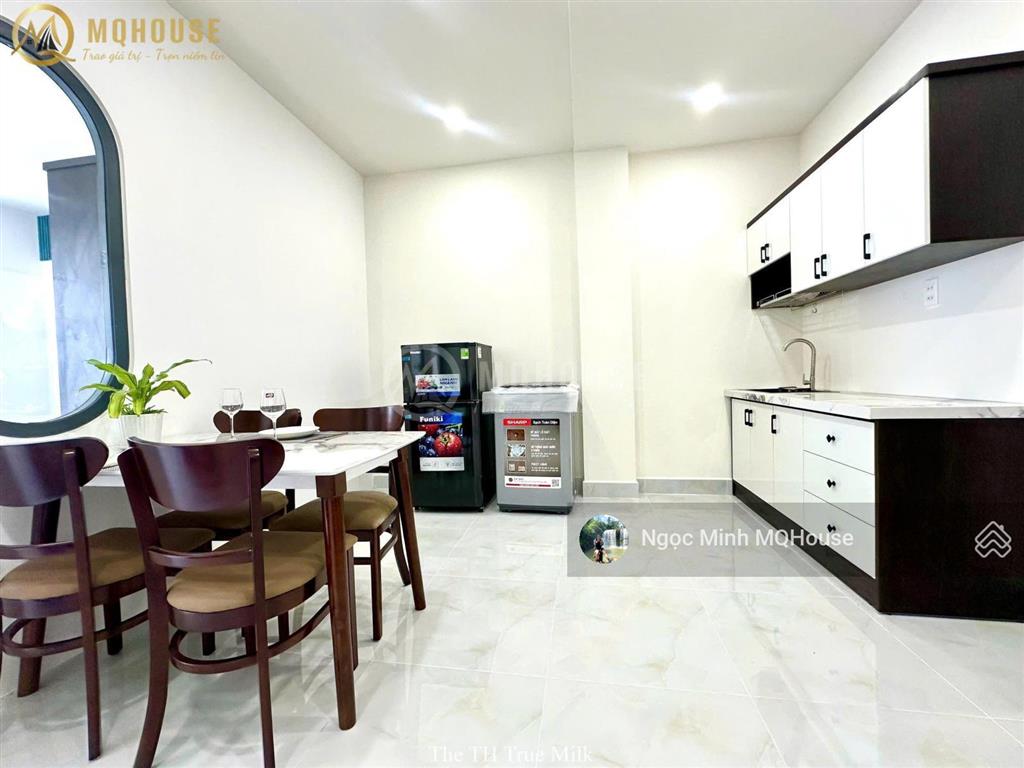 Khai trương nhà mới xây 100%, căn hộ 1pn tách bếp. nội thất đầy đủ, mg riêng. có bãi oto ngay nhà
