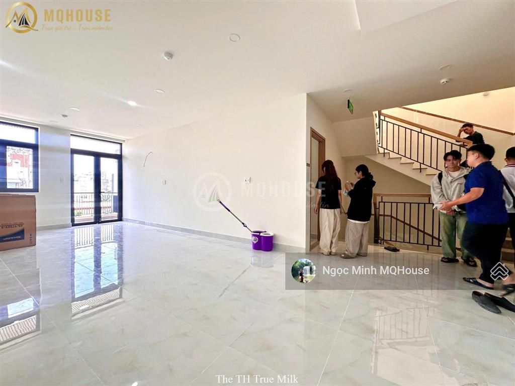 Khai trương nhà mới xây 100%, căn hộ 1pn tách bếp. nội thất đầy đủ, mg riêng. có bãi oto ngay nhà