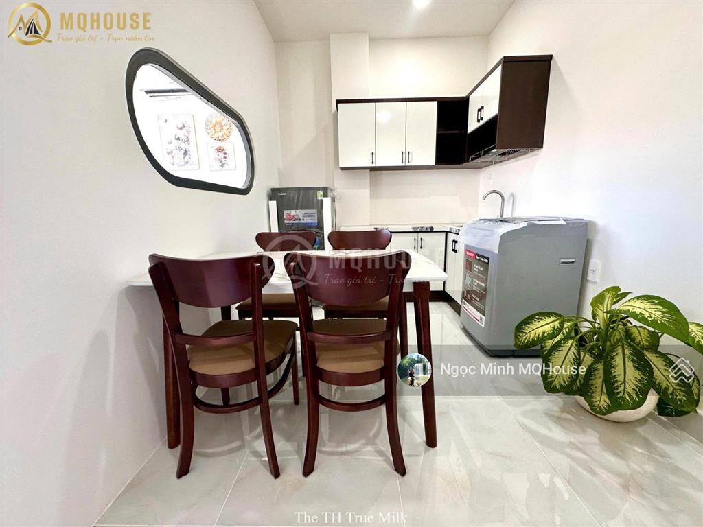 Khai trương nhà mới xây 100%, căn hộ 1pn tách bếp. nội thất đầy đủ, mg riêng. có bãi oto ngay nhà