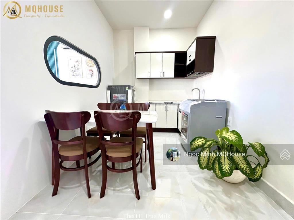 Khai trương nhà mới xây 100%, căn hộ 1pn tách bếp. nội thất đầy đủ, mg riêng. có bãi oto ngay nhà