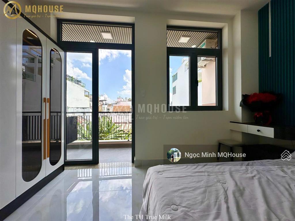 Khai trương nhà mới xây 100%, căn hộ 1pn tách bếp. nội thất đầy đủ, mg riêng. có bãi oto ngay nhà