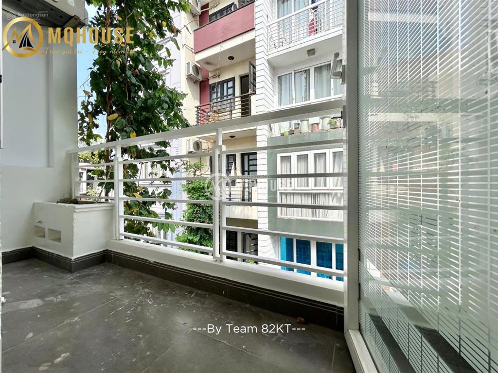 Cho thuê studio mini ban công mới 100%. ngay chân cầu kiệu. máy giặt riêng, thang máy hầm xe