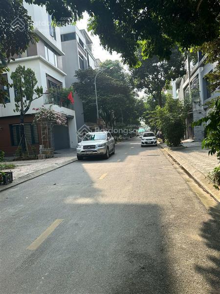 Bán đất đấu giá việt hưng long biên, vỉa hè, ô tô tránh, 85m2, mt5m, 24.95 tỷ có .