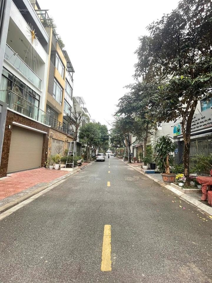 Bán đất đấu giá việt hưng long biên, vỉa hè, ô tô tránh, 85m2, mt5m, 24.95 tỷ có .