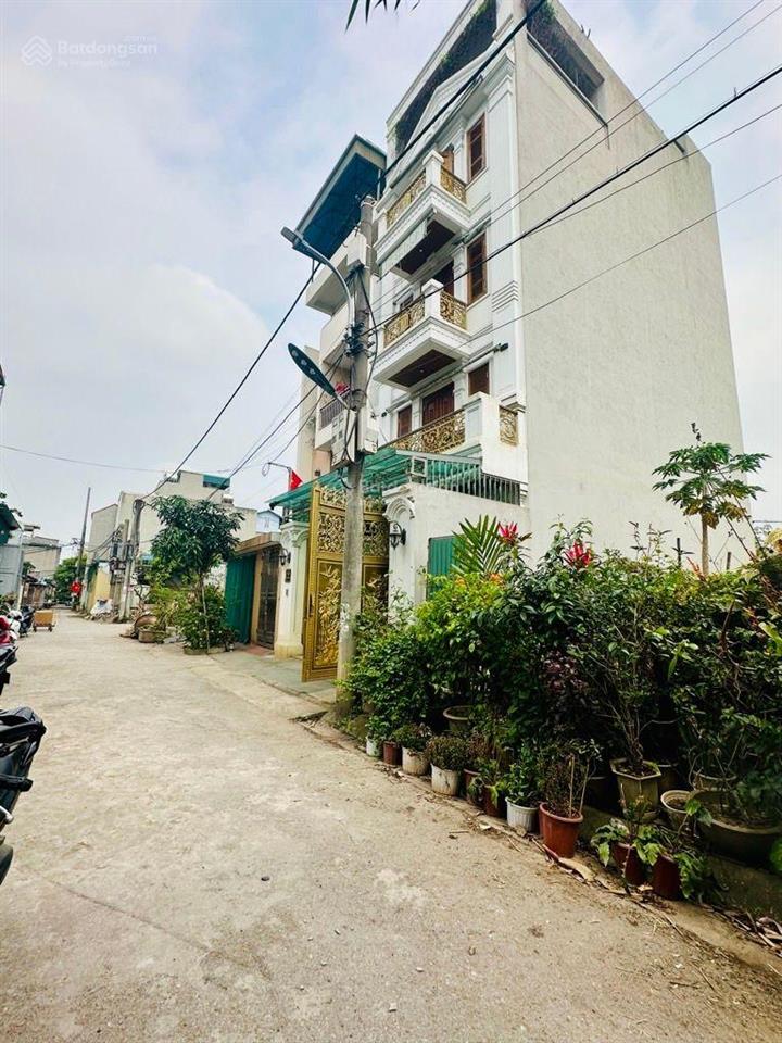 Bán đất đấu giá thạch bàn, long biên, vỉa hè, ô tô tránh, dt80m2, mt5m, 13.6 tỷ