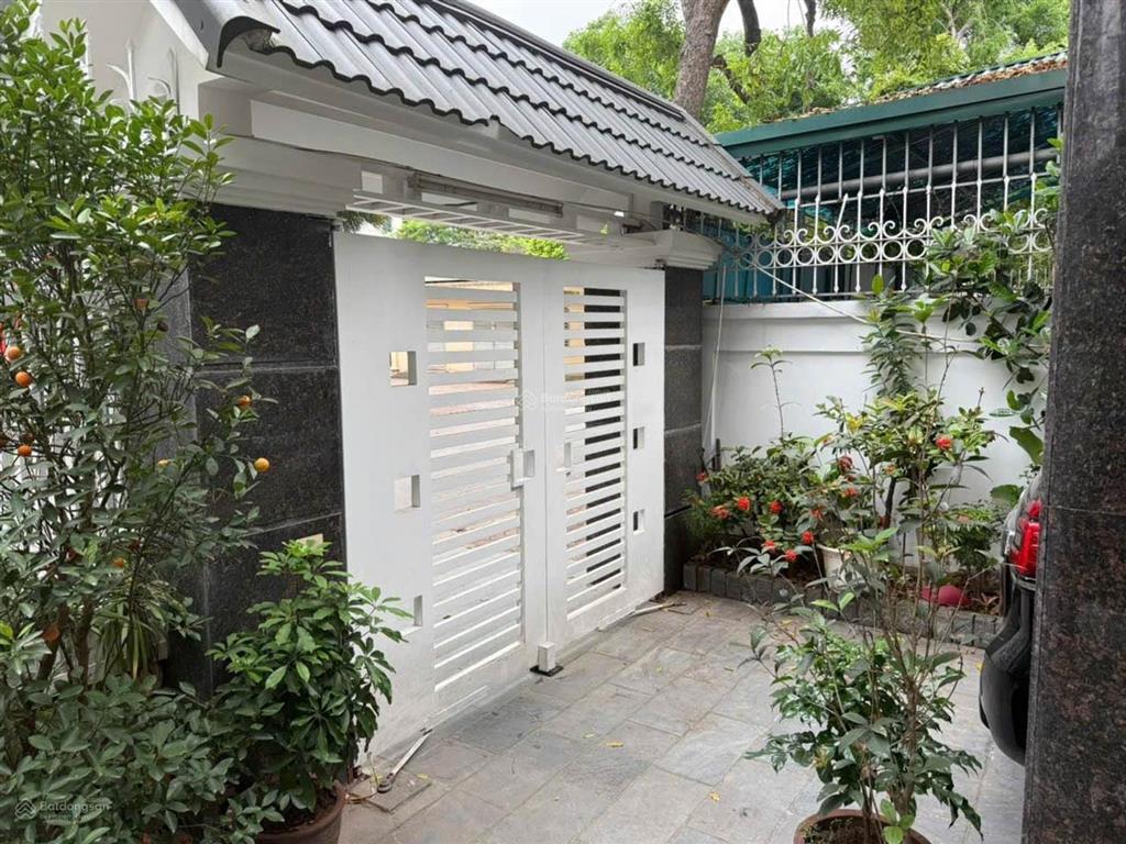 Bán biệt thự việt hưng, long biên, vỉa hè, kinh doanh, 200m2, mt 11m, 4 tầng, 56.5 tỷ
