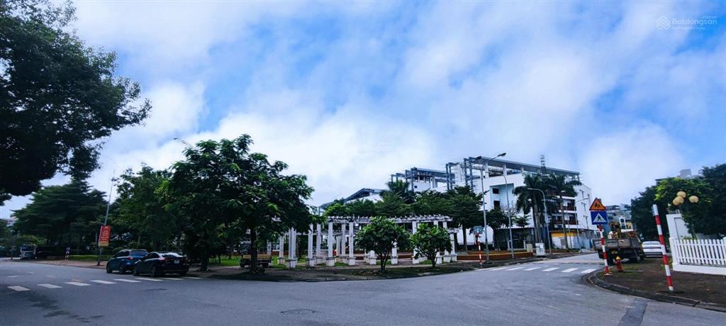 Bán nhà phạm khắc quảng, giang biên, vỉa hè, kinh doanh 75m2, 6tầng, 23.2 tỷ