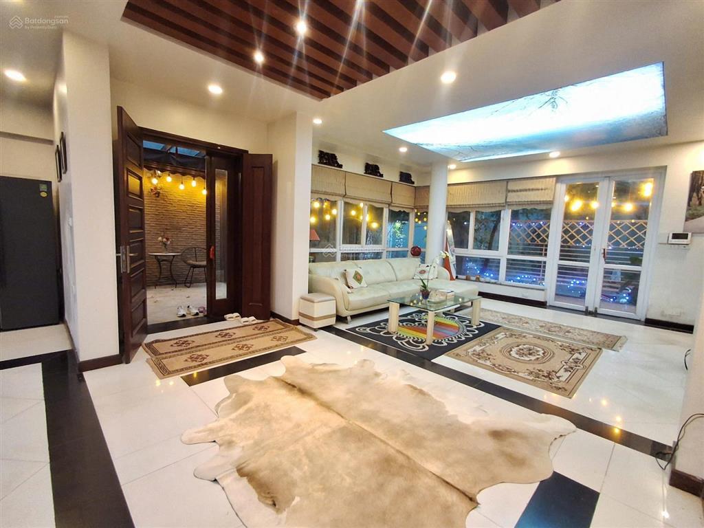 Bán biệt thự sài đồng long biên, vỉa hè ô tô tránh kinh doanh 180m2, 4 tầng, mt12m, 49.9 tỷ