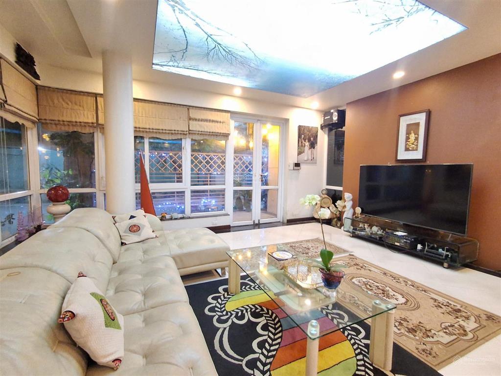 Bán biệt thự sài đồng long biên, vỉa hè ô tô tránh kinh doanh 180m2, 4 tầng, mt12m, 49.9 tỷ