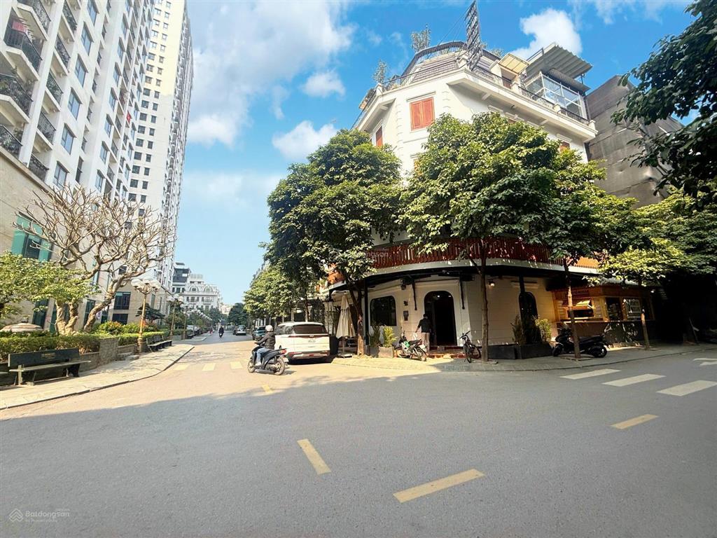 Bán biệt thự hồng tiến, long biên, vỉa hè, kinh doanh, 127m2, 5tầng, mt7.5m, 39.9 tỷ