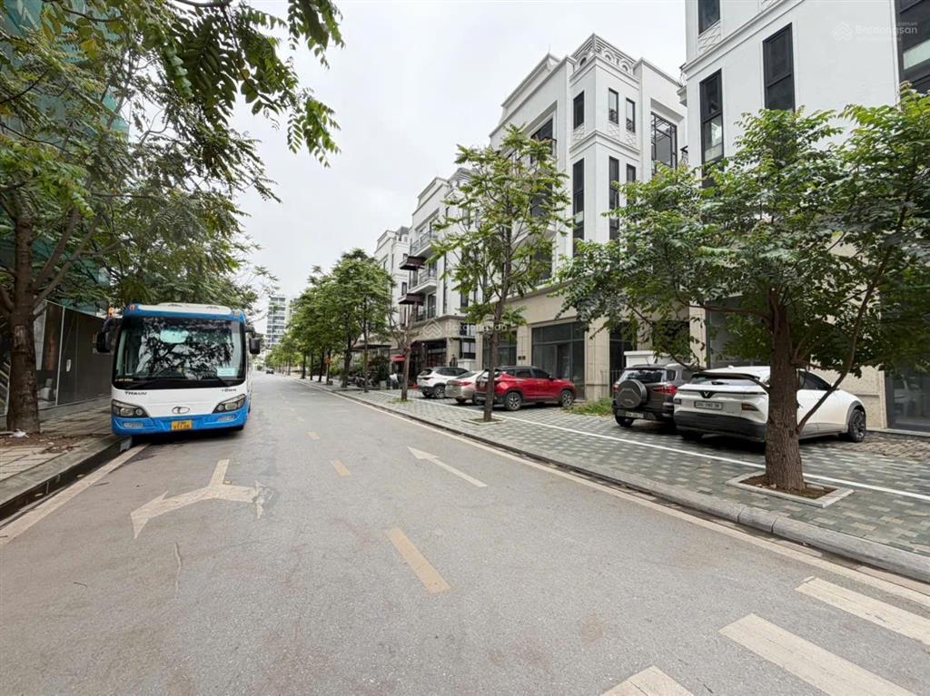 Bán biệt thự the diamond point phúc đồng, vỉa hè, kinh doanh 145m2, 5 tầng x 7.8m, 52.5 tỷ.