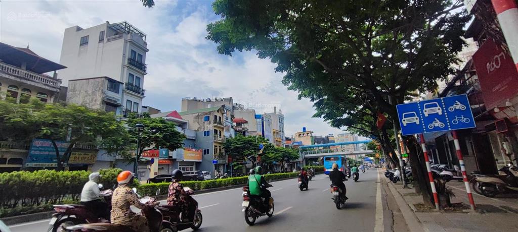 Bán nhà mặt phố nguyễn văn cừ, vỉa hè, kinh doanh, 200m2, 4 tầng, mt7.2m, 65 tỷ