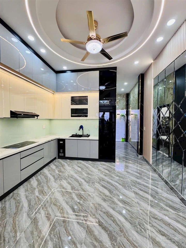 Bán nhà giá ngộp 4,5 tỷ/65m2  điện biên phủ q3  ô tô trong nhà , đang cho thuê 26tr, sổ riêng