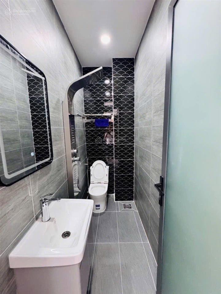 Bán nhà giá ngộp 4,5 tỷ/65m2  điện biên phủ q3  ô tô trong nhà , đang cho thuê 26tr, sổ riêng