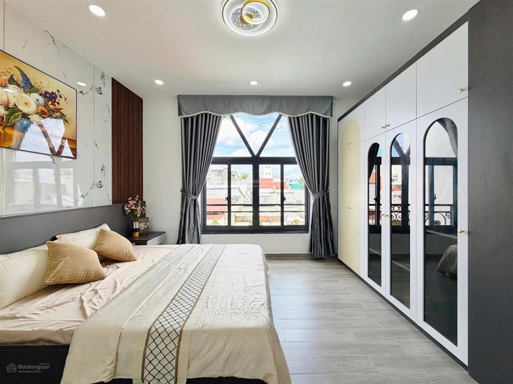 Bán nhà giá ngộp 3,5 tỷ/67,5m2  phan xích long  ô tô trong nhà, đang cho thuê 23tr, sổ riêng