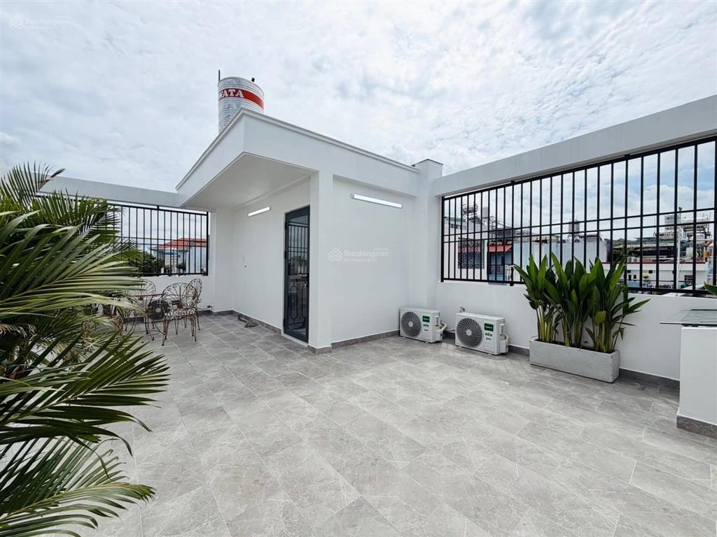 Bán nhà giá ngộp 3,5 tỷ/67,5m2  phan xích long  ô tô trong nhà, đang cho thuê 23tr, sổ riêng