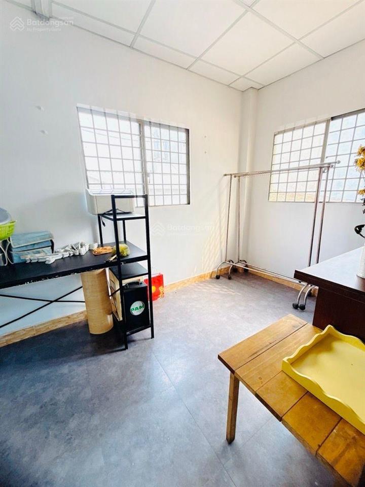 Hiếm 28m2 3 tầng nhỉnh 3ty ngay ngã tư hàng xanh 5p qua quận 1