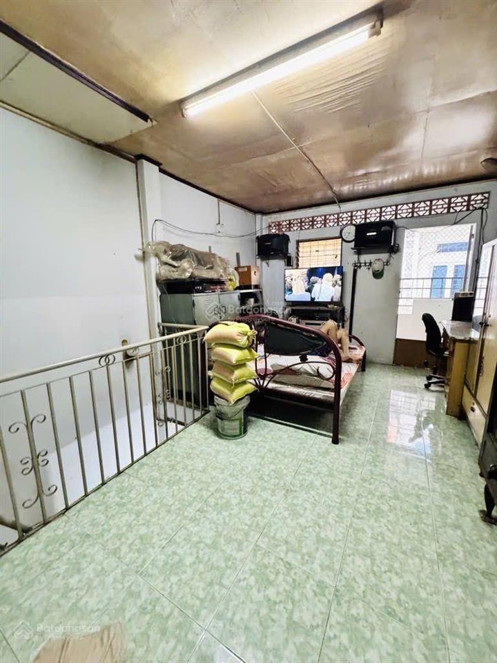 Nhà cũ tiện xây mới  xe hơi tới nhà ngay cầu bông  48m2  2 mặt hẻm trước sau  ngang đẹp gần 4m