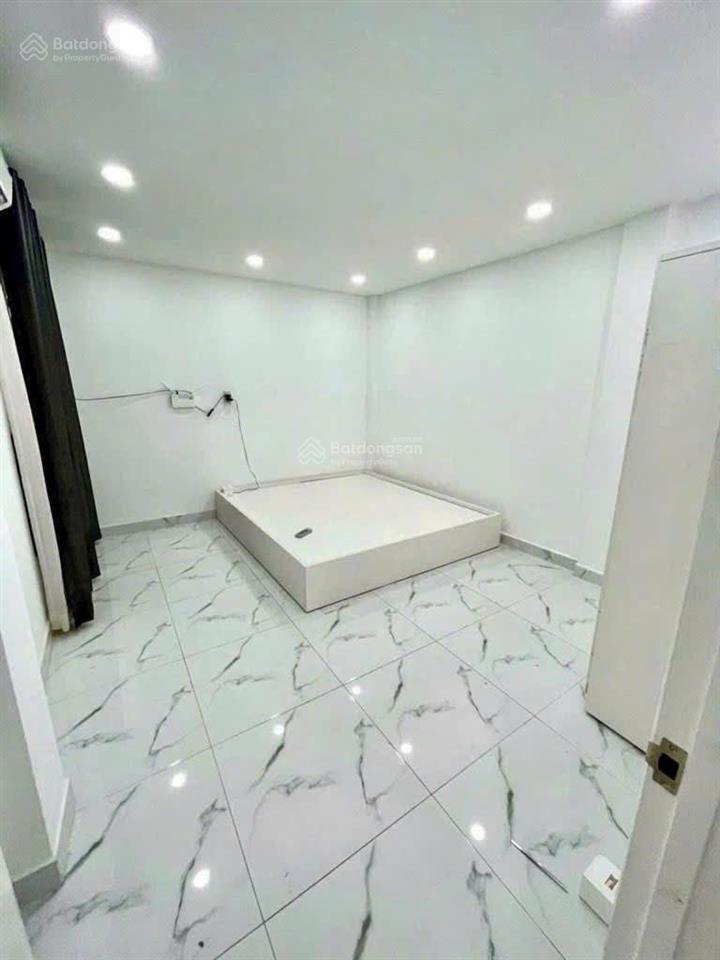 Ngay ngã tư phú nhuận 4.2 tỷ  20m2  3 tầng an ninh  p. đức nhuận  phú nhuận