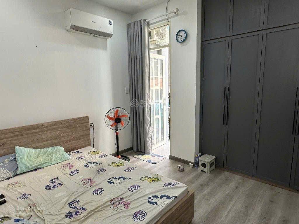 4.2t  28m2  phan xích long  p.7  phú nhuận  sổ vuông vức nở hậu sân thượng chill
