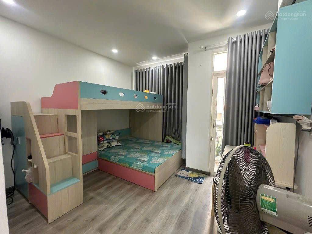 4.2t  28m2  phan xích long  p.7  phú nhuận  sổ vuông vức nở hậu sân thượng chill