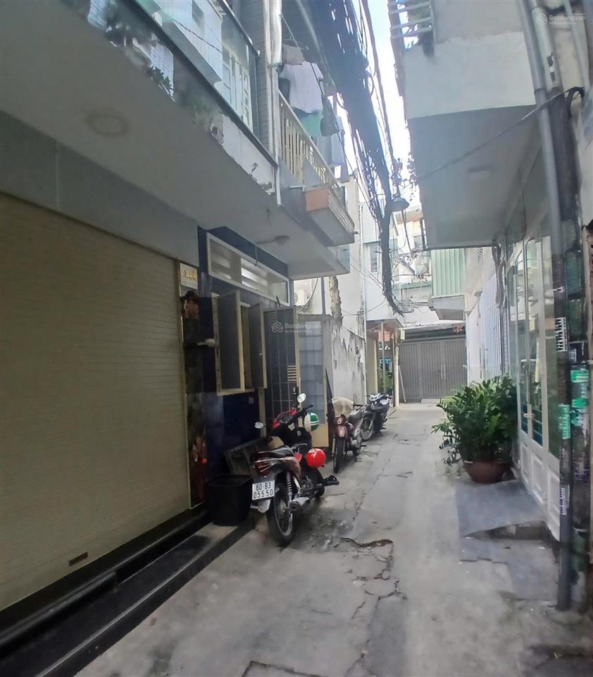 3,95 tỷ ngay chợ bà chiểu  bình thạnh  sát trung tâm q. 1 & phú nhuận  hẻm 3m