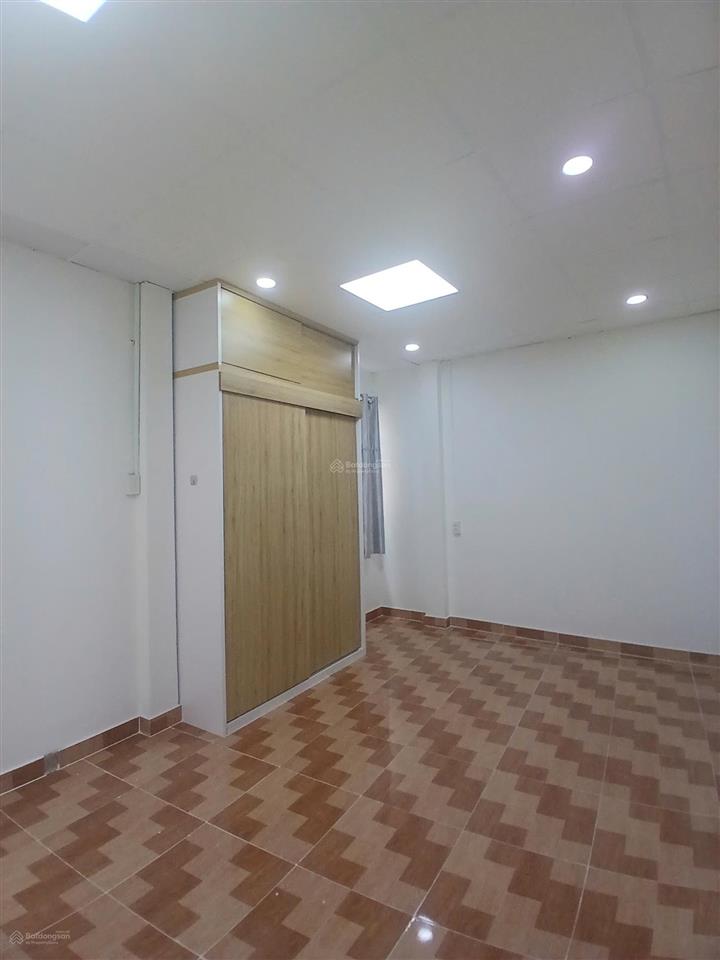 Ngay chợ bà chiểu bình thạnh  30m2  4.68tỷ  4 tầng đúc btct 4pn cách 1 căn ra hẻm xe tải