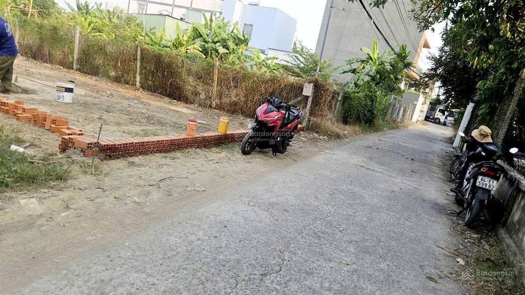 Bán đất ngay bình nhâm 74 dt 294m2 sau lưng ubnd xe tải vào tận nơi, dân cư đông đúc, dân trí cao