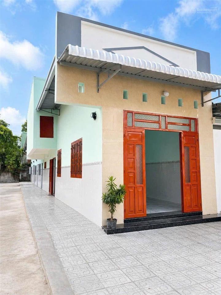 Bán dãy trọ mới xây 1 kiot và 4 phòng trọ ngay đường nh15 thới hoà 150m2 hiện đang cho thu nhập 8tr